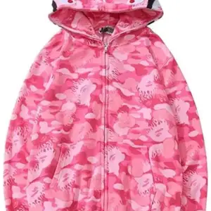 Säljer min rosa bape hoodie, har använt den 1 gång. Köpte den för 400kr. 170-174cm