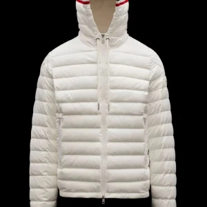 Moncler jacka - Storlek:M 