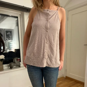 Unik topp - Så snygg och unik topp från esprit. Aldrig använd❤️
