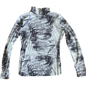 Compression shirt med Drakar - .