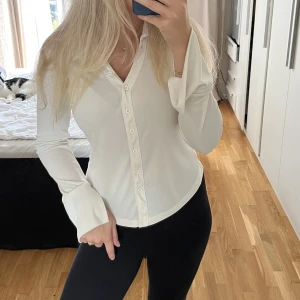 Mjuk skjorta  - Från Ginatricot som aldrig är använd, köparen står för frakten 🫶🏻