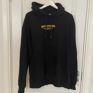 Hoddie  - Hoddie som inte kommer till användning längre!❤️