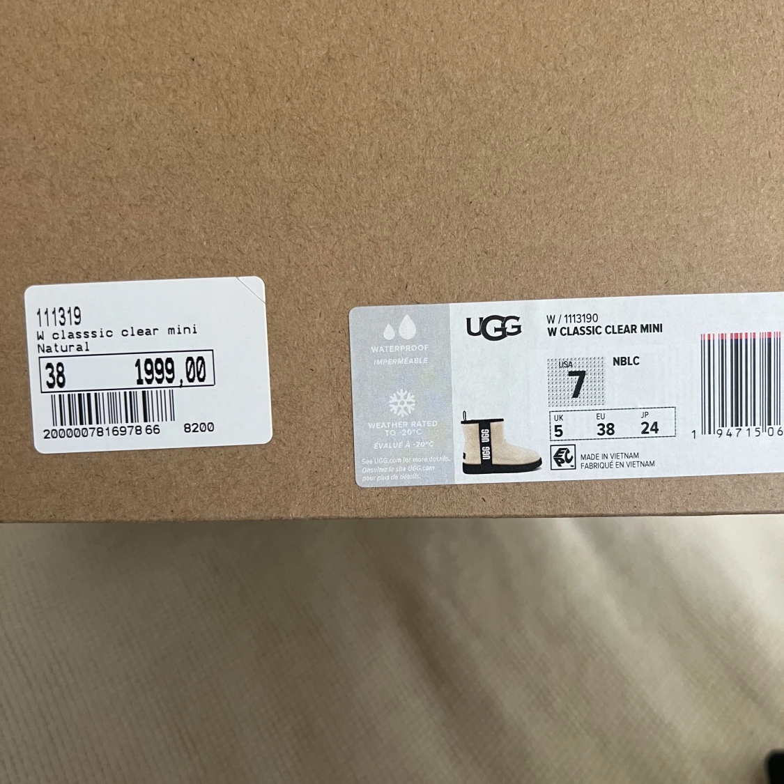 Uggs  - 90