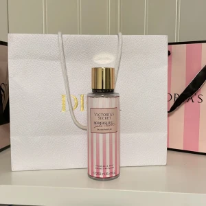 Victoria secret body mist - Helt full, köpt i London💕frakt betalas separat via appen, alltså betalning sker via appen! Vid snabb affär kan jag gå ner t Max 150