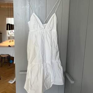Super söt klänning från Zara, använd fåtal gånger 💕😊