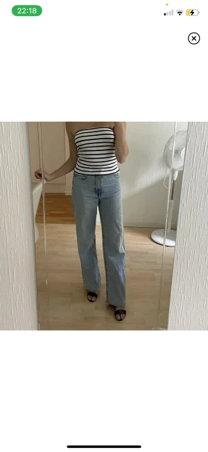 Zara jeans - Är 167 och dem är lite uppsydda men långa på mig ändå.
