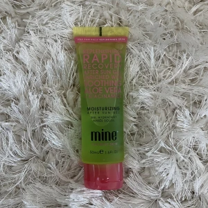 After sun aloe gel  - Säljer en helt oanvänd och oöppnad after sun gel som är superbra för huden o ansiktet🤍☺️Orginalpris: 250kr, säljer för 65kr‼️EJ FRI FRAKT‼️