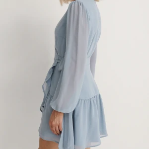 Klänning NAKD  - Klänning från NAKD i storlek 36. Använd 1 gång, mycket bra skick.🫶🏽