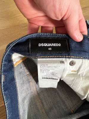 Dsquared2 jeans - Dsquared2 jeans köpt från louisaviaroma. Knapp använda. 