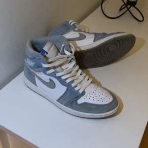 Jordans - Tja, säljer nu dessa as feta jordans då dom inte riktigt är min stil längre. Skorna är i 9/10! Inga defekter eller likande. 