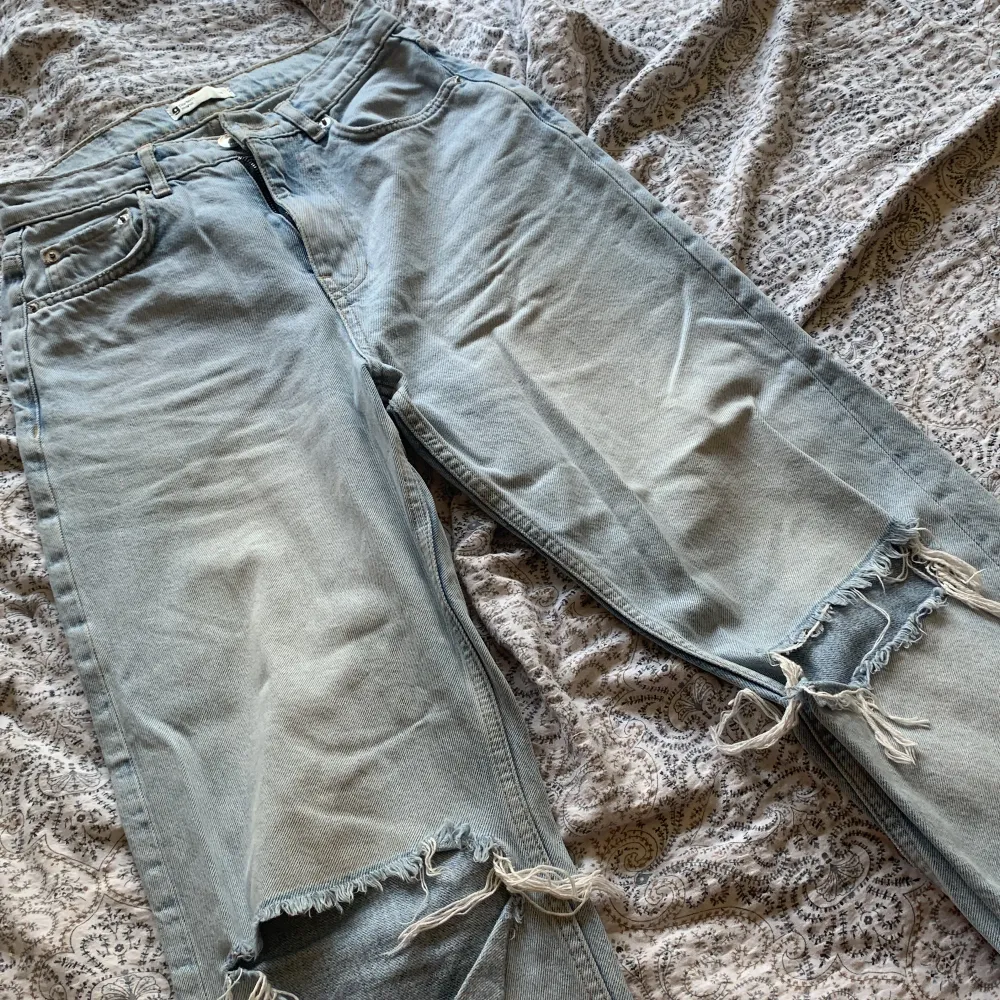 Jeans från Gina Tricot i storlek 34, så snygga!. Jeans & Byxor.