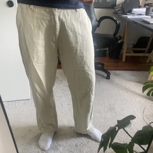 Linnebyxor  - Oanvända linnebyxor från sellpy, fint skick ! 