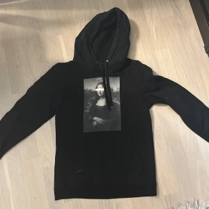 Cool elephant hoodie  - Super fin hoodie i bra skick men som aldrig används. 