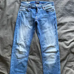 jack&jones jeans modell slim/glenn  storlek 27-30 bra skick