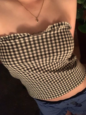 Tub topp - Supersöt egensydd tubtopp som man även kan använda som en kjol. Kommer inte till användning längre💕