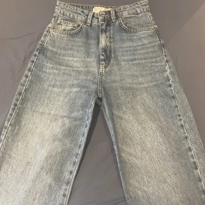 Pull and bear long full lenght jeans - Pull and bear oanvända jeans, staple basic som alltid är användbar 