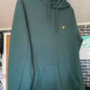 Lyle scott hoodie - Jätte fin inga fel 