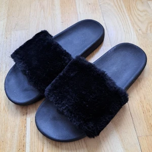 Tofflor 🖤 - Aldrig använda