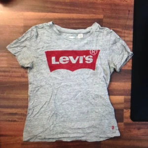 Levis tshirts - S