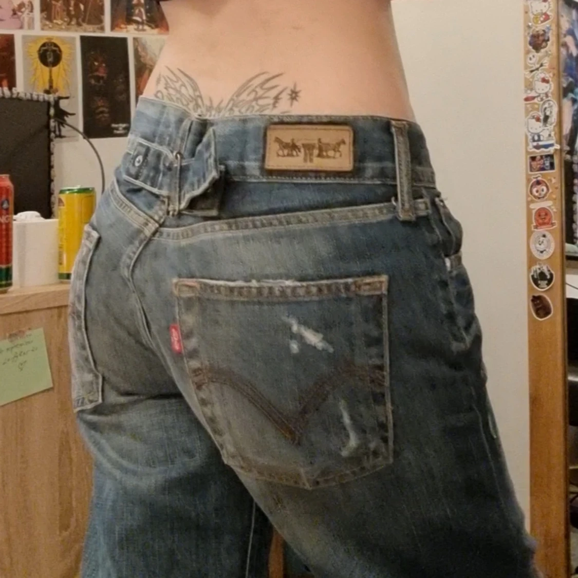 lågmidjade levis jeans - 90