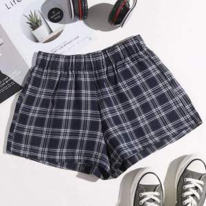Säljer nu dessa rutiga shorts! Kan användas till vardags eller som pyjamasshorts!❤️👌🏻⭐️
