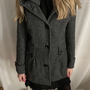 Kappa  -  jättefin kappa som är lite längre perfekt nu till hösten 💓Kolla mina andra kappor jag säljer💞🔥