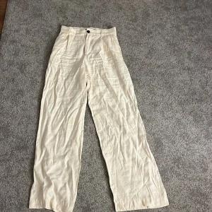 Linne kostymbyxor  - Från zara, storlek S! Aldrig använda 