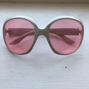 Solglasögon y2k - I fint skick!