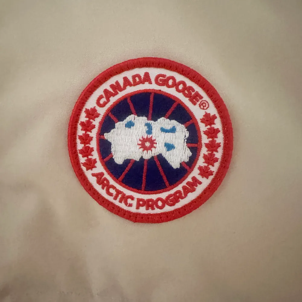 Canada goose freestyle vest limestone Helt ny oanvänd storlek M Pris 1000 För mer info&bilder skriv dm. Jackor.