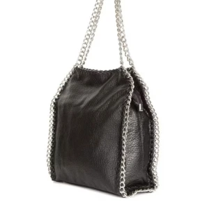 Tiamo väska - Skit snygg Tiamo väska som är väldigt rymlig och dessutom i jättefint skick, knappt använd. Köparen står för frakten!❤️ (Tryck köp direkt☺️)