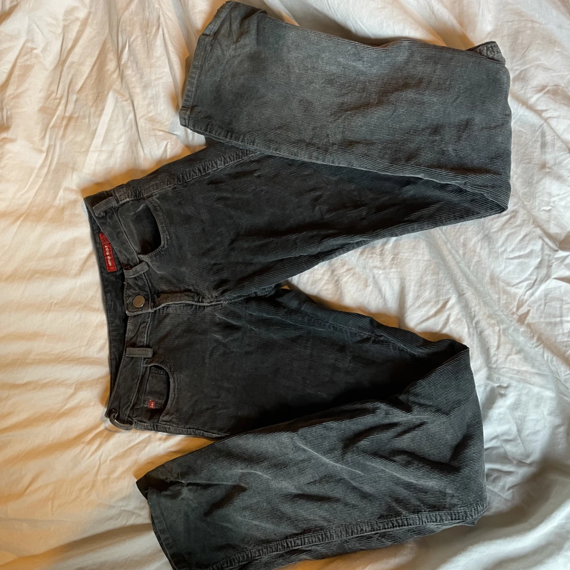 Miss Sixten låg midjade Gråa Manchesterbyxoe  - 90