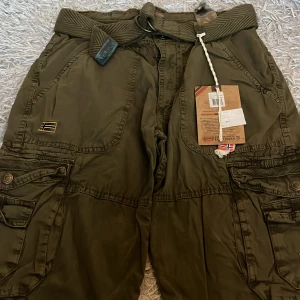 Shorts  - Ett par jättefina shorts från Norway expedition orginal pris 1000 säljer för 500