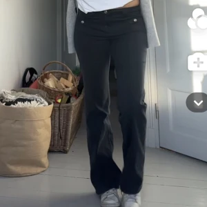 Trendiga hm byxor  - Hej jag säljer mina cardgo hm byxor som är helt slutsålda då dem trender väligt mycket 💗
