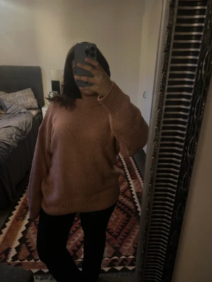 Stickad tröja - Jätte skön stickad tröja (lappen är avklippt men den passar mig som är en M ibland S) 💓💓
