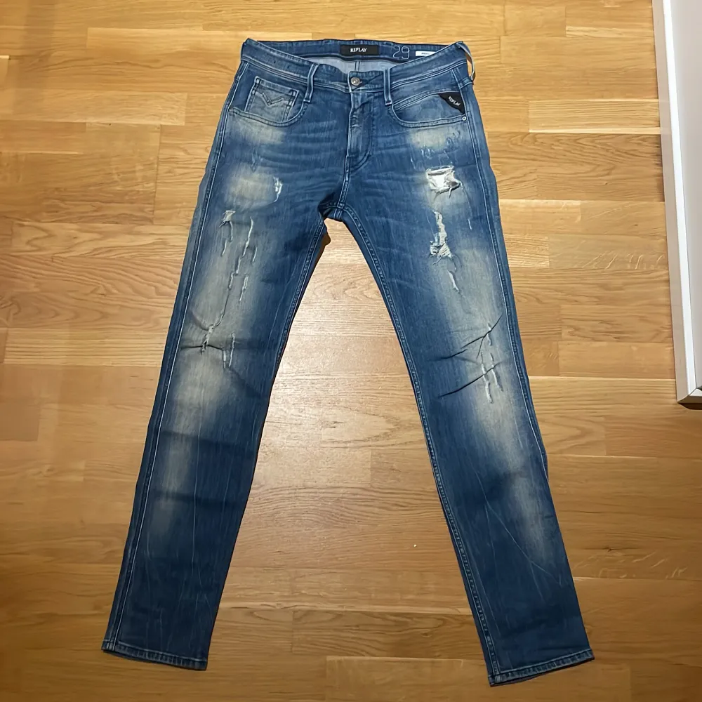 Ett par riktigt feta replay jeans modell anbass i storlek 29/32. Pris går att diskuteras vid snabb affär!. Jeans & Byxor.