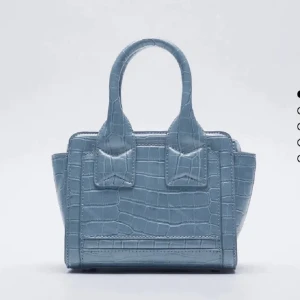 Zara väskan i fint skick - Blå zara väska