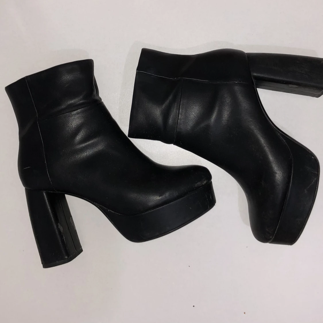 Svarta ”platform heels” Mango - 90