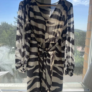 Klänning från H&M - Använt en gång 