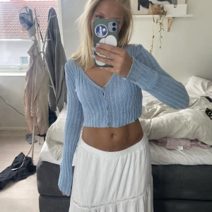 Croppad kosta - Croppad snygg, blå kofta som passar perfekt till sommaren. Nästan aldrig använd!