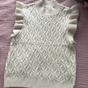 Fin tröja  - Snygg tröja som köptes förra veckan men passade inte 