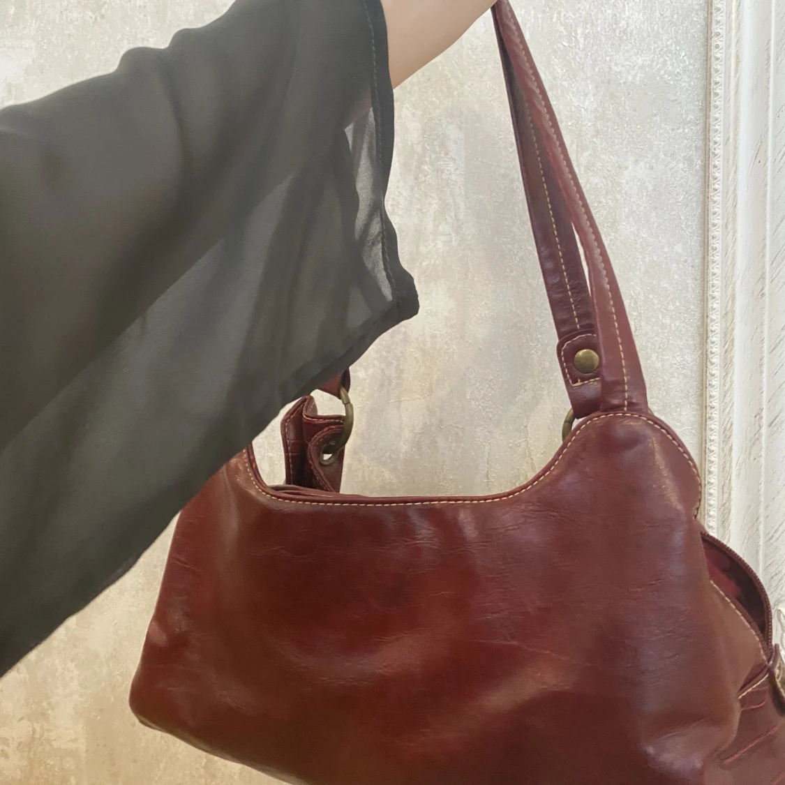 Vinröd väska  - 90