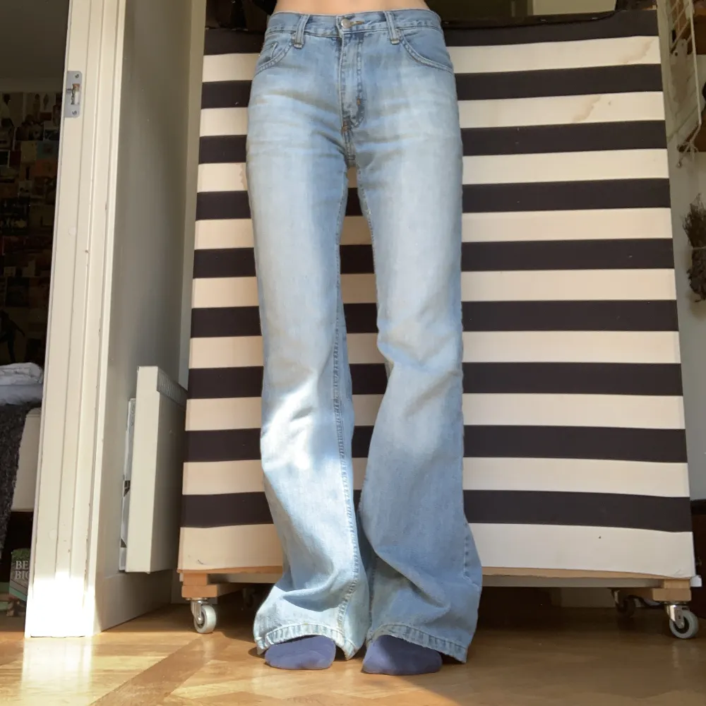 Vintagejeans från Paris💟 perfekt passform o väldigt bekväma ⭐️passar mig bra som är S och 170🦋. Jeans & Byxor.