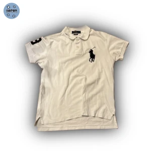 Ralph lauren Pike - Ralph lauren pike | - En tröja i ett bra skick - nypris runt 1300kr - vårt pris är endast 249kr - storlek S - hör av dig om du har några frågor!