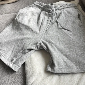 Mjukisshorts  - Grå mjukisshort