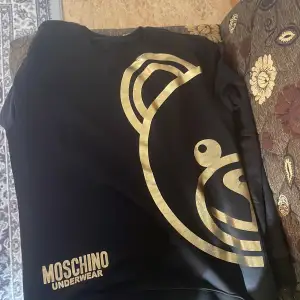 Moschino tröja 