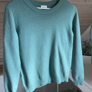 Tröja - Knappt använd stickad tröja från VILA. 