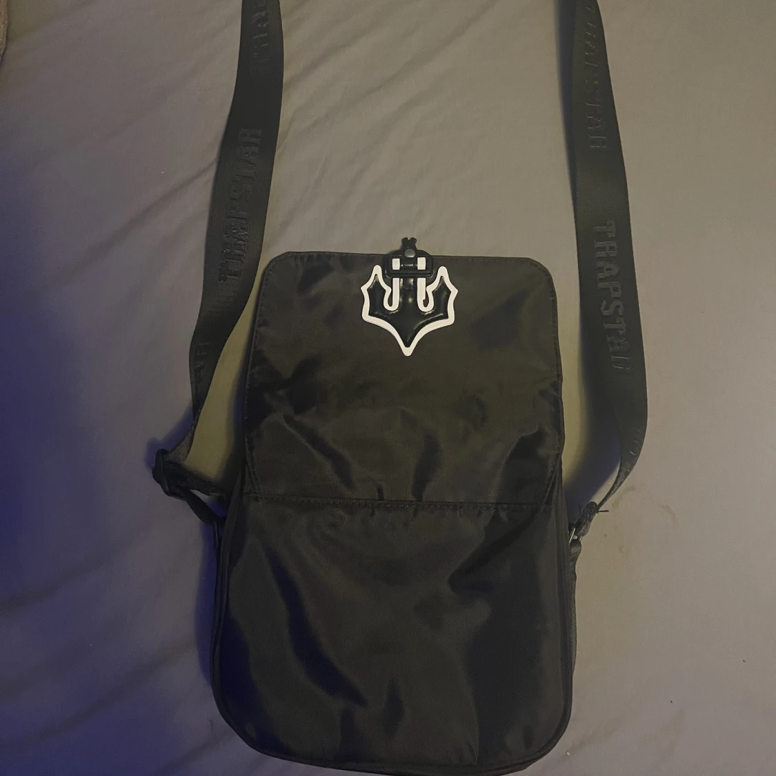 Trapstar Axelremsväska  - 90