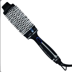 Björn axén värmeborste - säljer min björn axén för att jag tycker det tar för lång tid då jag har rätt tjockt hår och den inte kommer till användning. Inte använd många gånger och det är den stora versionen