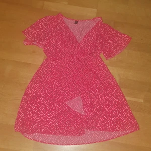 Röd klänning - Söt klänning i storlek s