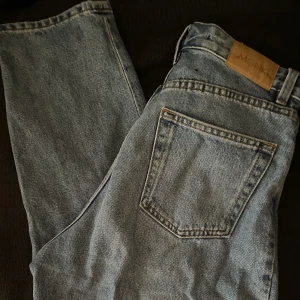 Monki jeans - Min-jeans. Har inga bilder med dessa på, då dom är för små för mig. Har därför aldrig använt dom, därmed nyskick. 
